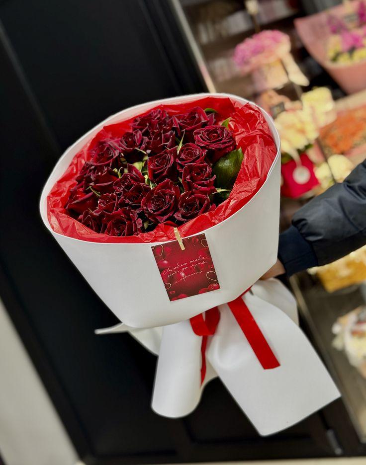 HollowOasisStarlit workshop space where corporate flower arrangements are designed and prepared for business delivery